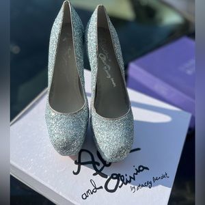 Alice & Olivia high heels silver glitter size 7 ,37